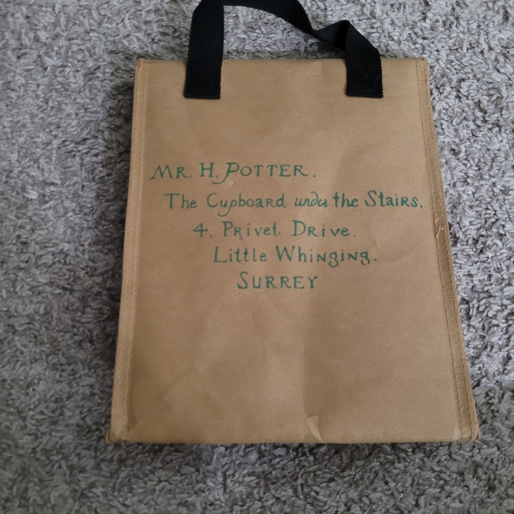 Harry Potter Hogwarts Letter Lunchbox - Picture 2 of 4
